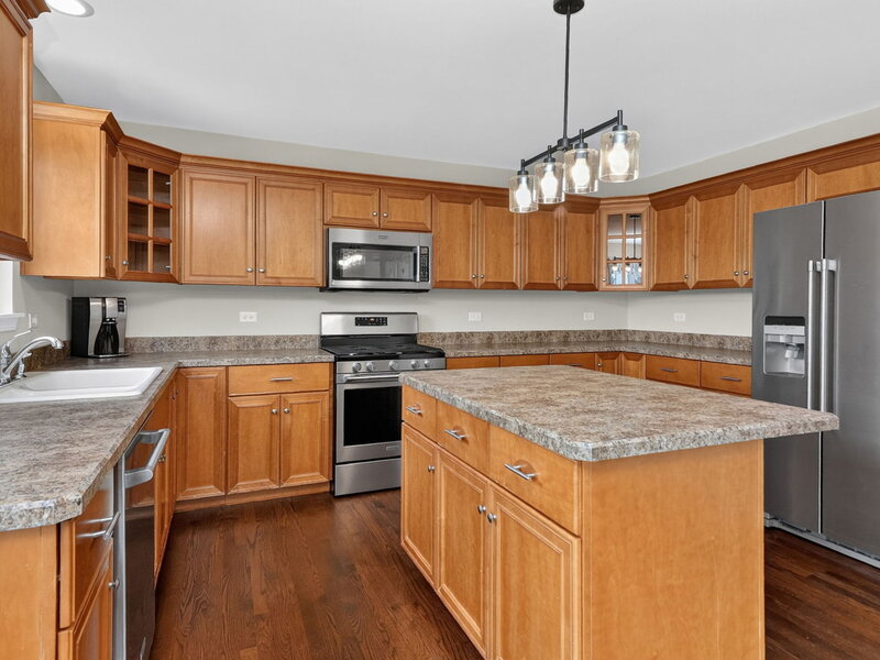 2212 James Leigh Drive Aurora IL 60503