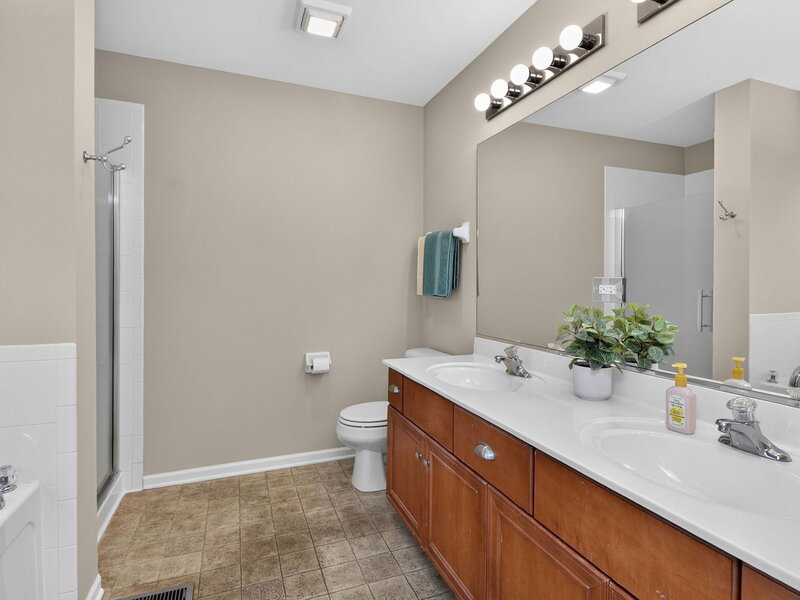 2212 James Leigh Drive Aurora IL 60503