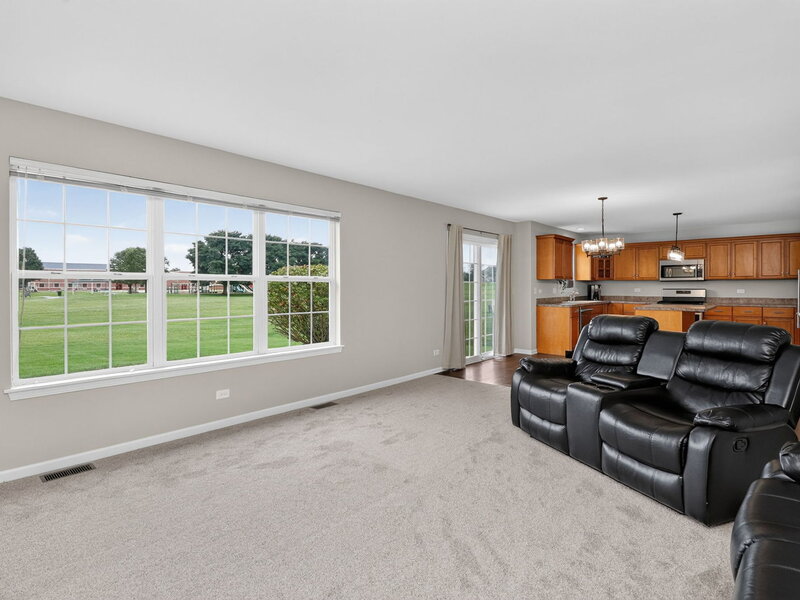 2212 James Leigh Drive Aurora IL 60503