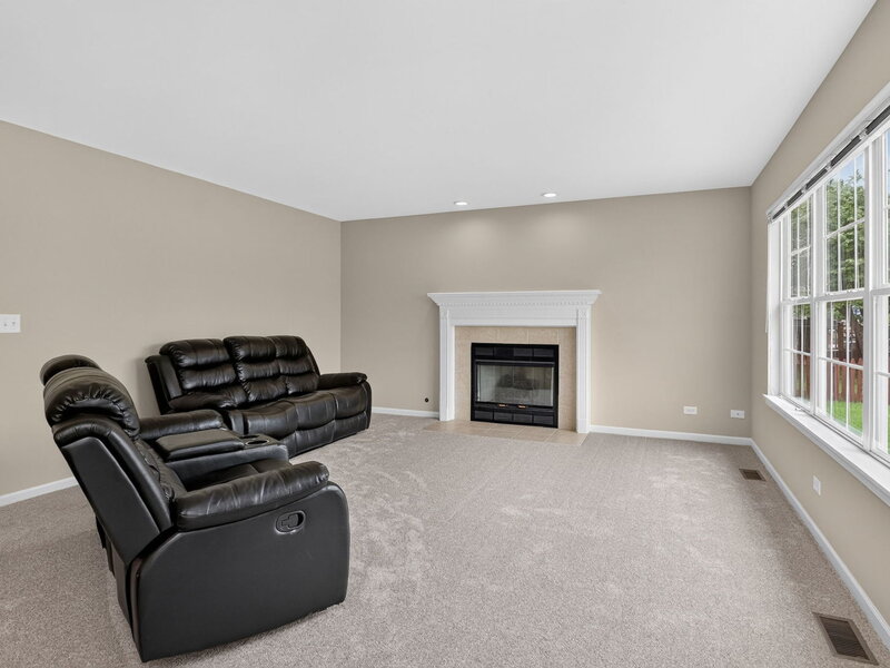 2212 James Leigh Drive Aurora IL 60503