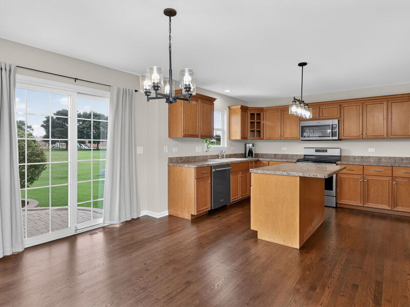 2212 James Leigh Drive Aurora IL 60503