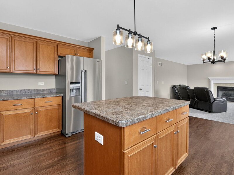 2212 James Leigh Drive Aurora IL 60503