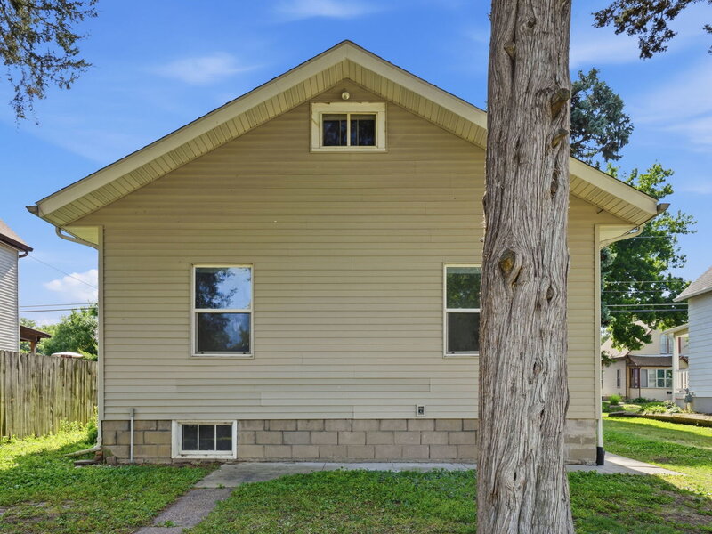 1318 44th Street Rock Island IL 61201