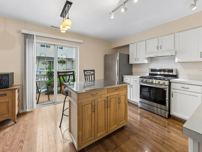 257 W Whispering Oaks Lane Round Lake IL 60073