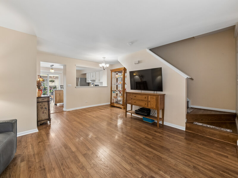 257 W Whispering Oaks Lane Round Lake IL 60073