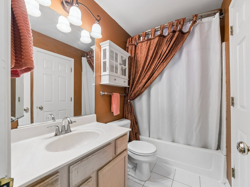 257 W Whispering Oaks Lane Round Lake IL 60073