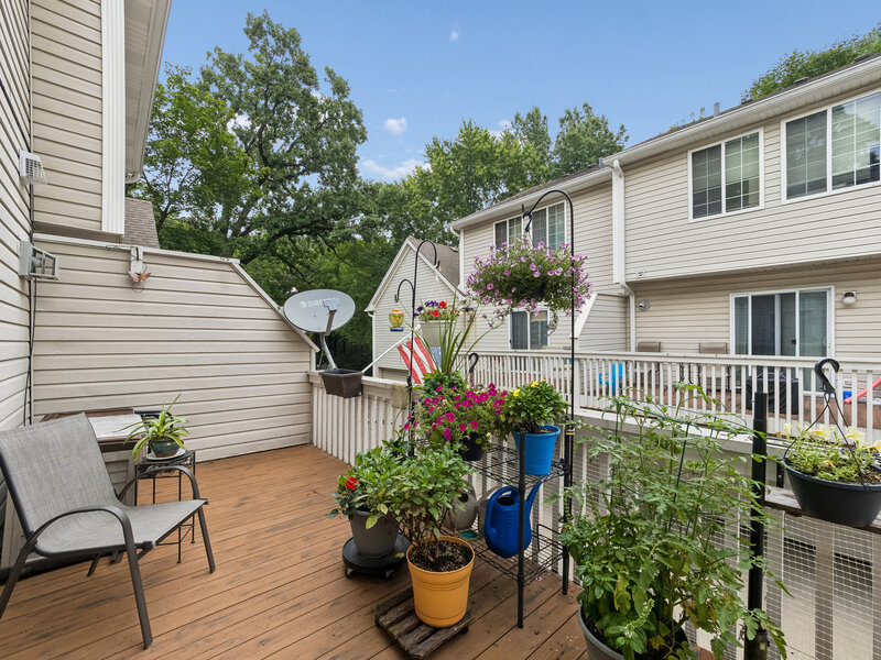 257 W Whispering Oaks Lane Round Lake IL 60073