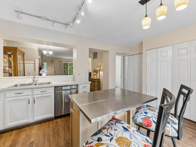 257 W Whispering Oaks Lane Round Lake IL 60073
