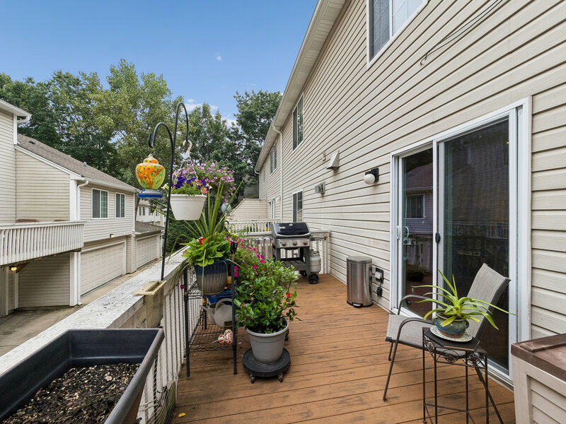 257 W Whispering Oaks Lane Round Lake IL 60073
