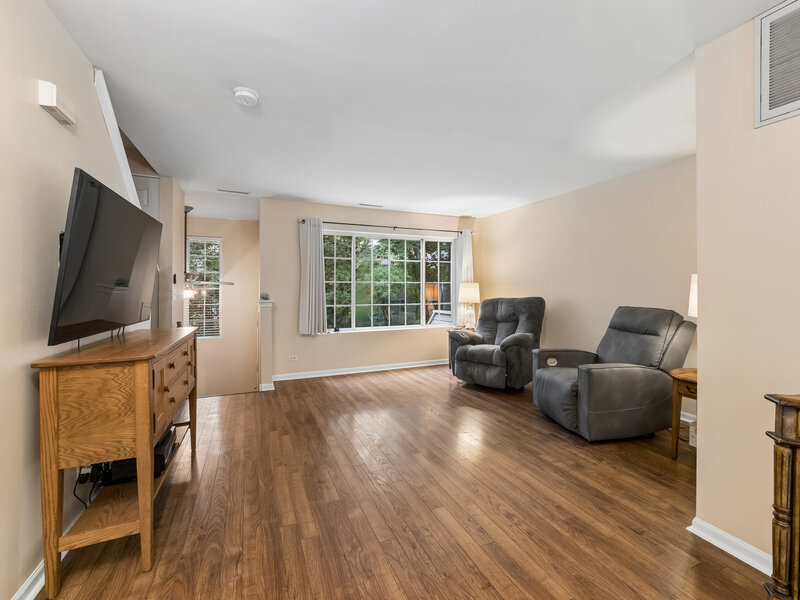 257 W Whispering Oaks Lane Round Lake IL 60073