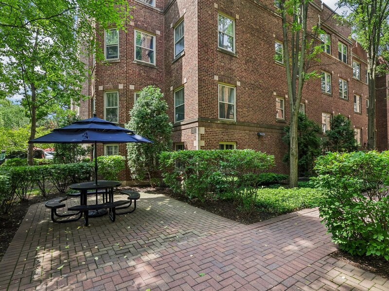 221 N Oak Park Avenue Oak Park IL 60302