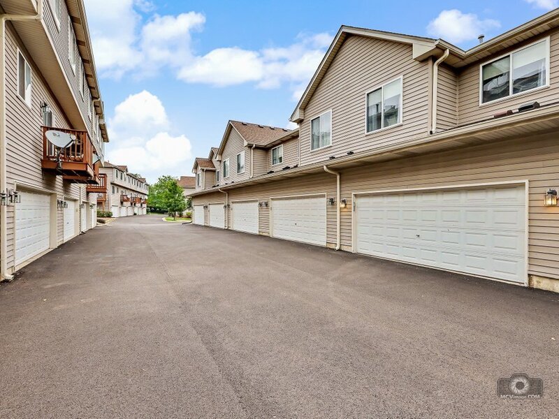 11 Rachael Court Willowbrook IL 60527