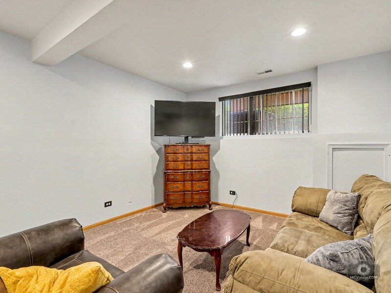11 Rachael Court Willowbrook IL 60527