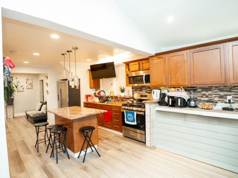 2711 N Marmora Avenue Chicago IL 60639