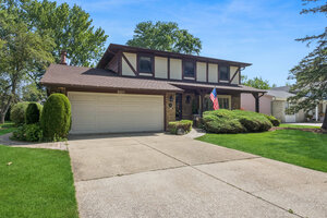 Photo of 320 University Drive Buffalo Grove IL 60089