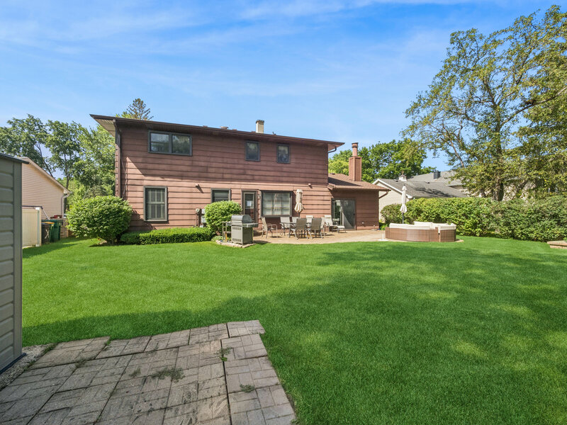 320 University Drive Buffalo Grove IL 60089