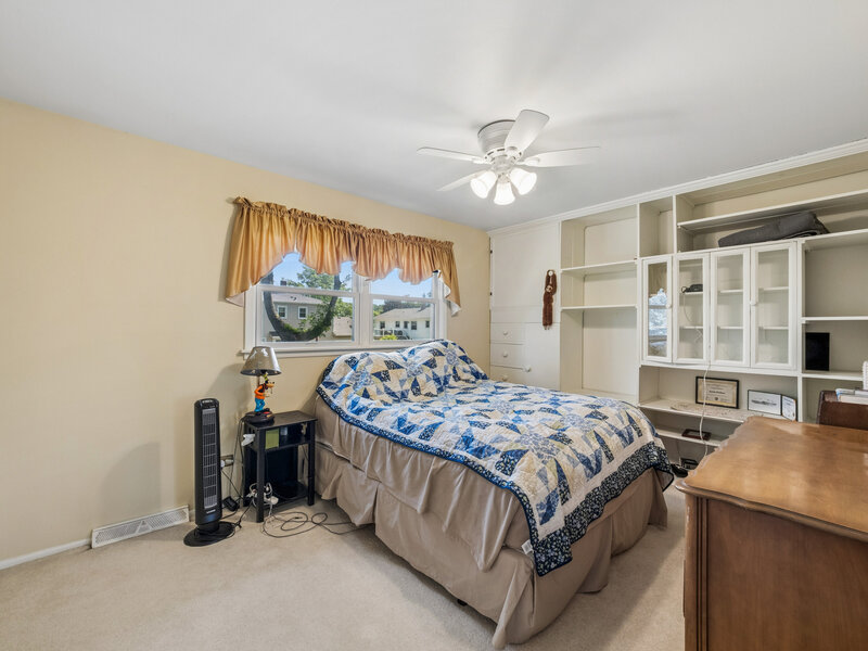 320 University Drive Buffalo Grove IL 60089