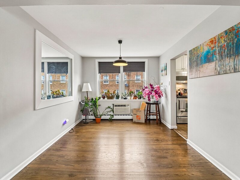 2408 W Farragut Avenue Chicago IL 60625