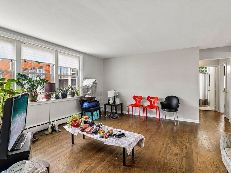 2408 W Farragut Avenue Chicago IL 60625