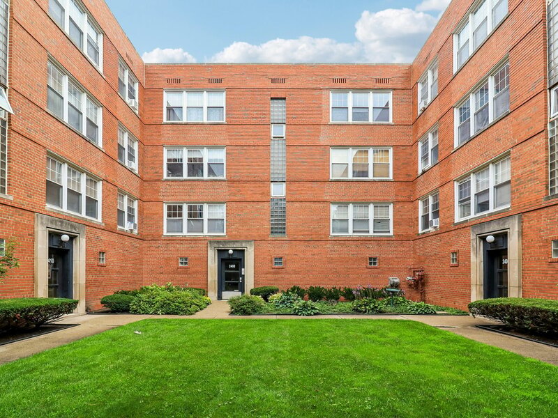 2408 W Farragut Avenue Chicago IL 60625