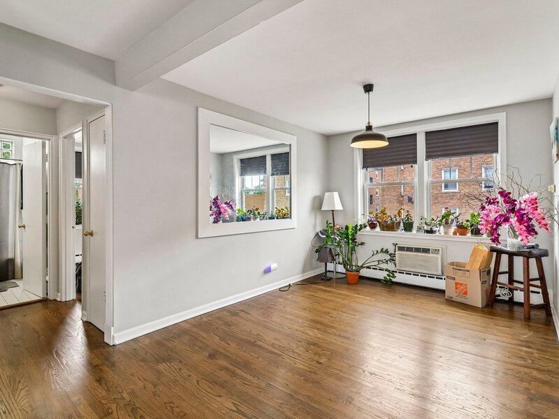 2408 W Farragut Avenue Chicago IL 60625