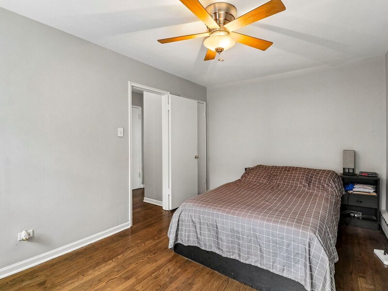 2408 W Farragut Avenue Chicago IL 60625