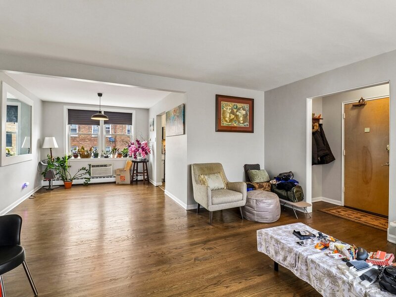 2408 W Farragut Avenue Chicago IL 60625