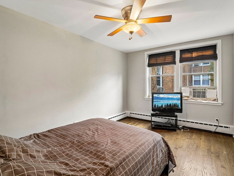 2408 W Farragut Avenue Chicago IL 60625