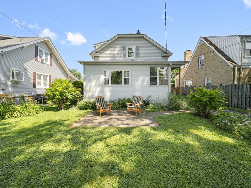 1329 Henry Avenue Des Plaines IL 60016