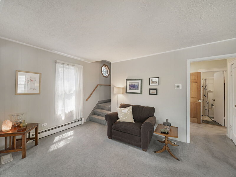 1329 Henry Avenue Des Plaines IL 60016
