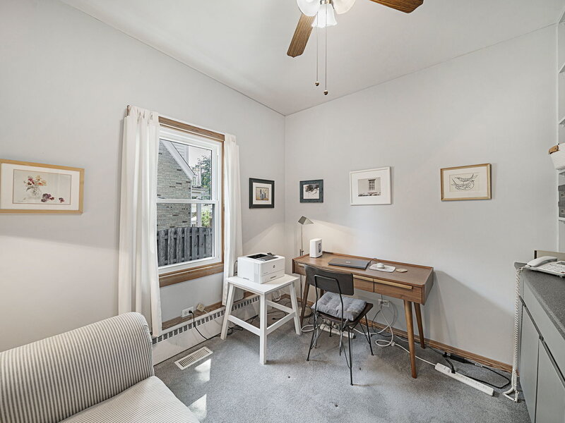1329 Henry Avenue Des Plaines IL 60016