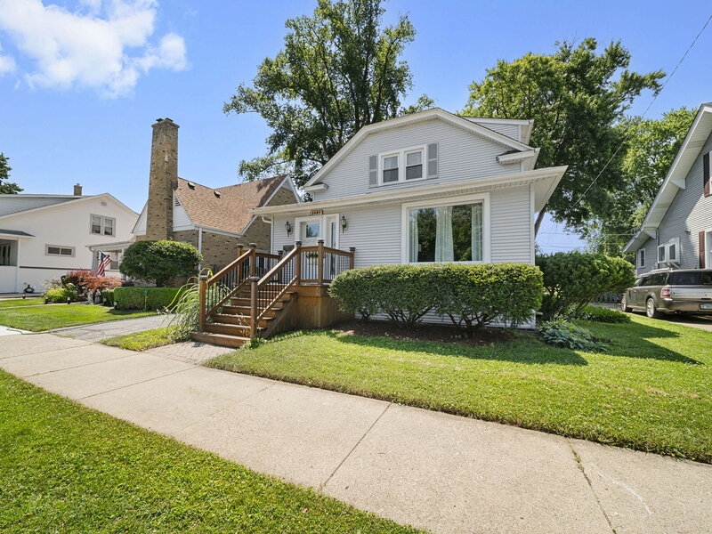 1329 Henry Avenue Des Plaines IL 60016