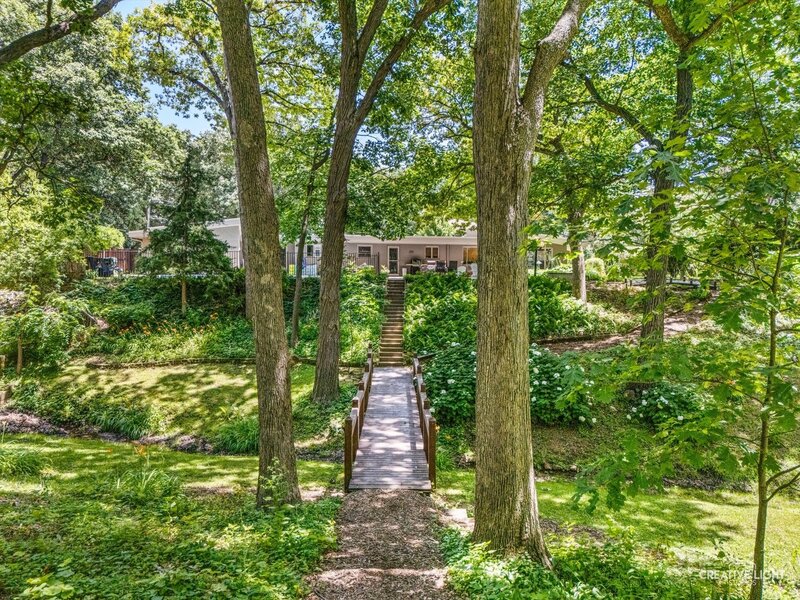 24127 W Oak Lane Joliet IL 60404