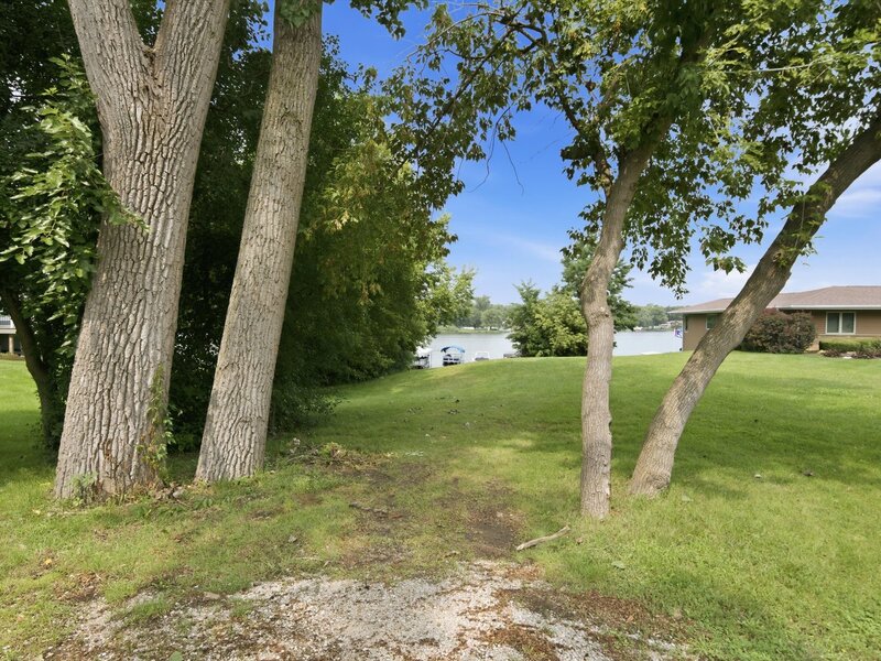 39181 N Cedar Crest Drive Lake Villa IL 60046