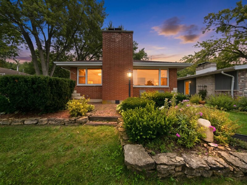 39181 N Cedar Crest Drive Lake Villa IL 60046