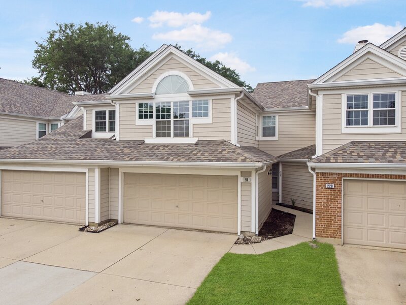 218 Woodstone Drive Buffalo Grove IL 60089