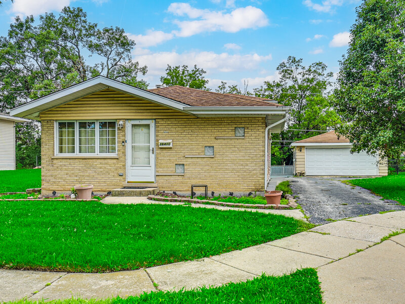 16410 Laura Lane Oak Forest IL 60452