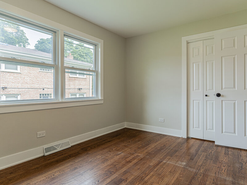 9207 S Greenwood Avenue Chicago IL 60619