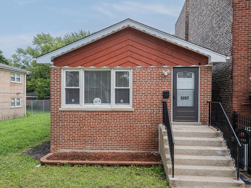 9207 S Greenwood Avenue Chicago IL 60619