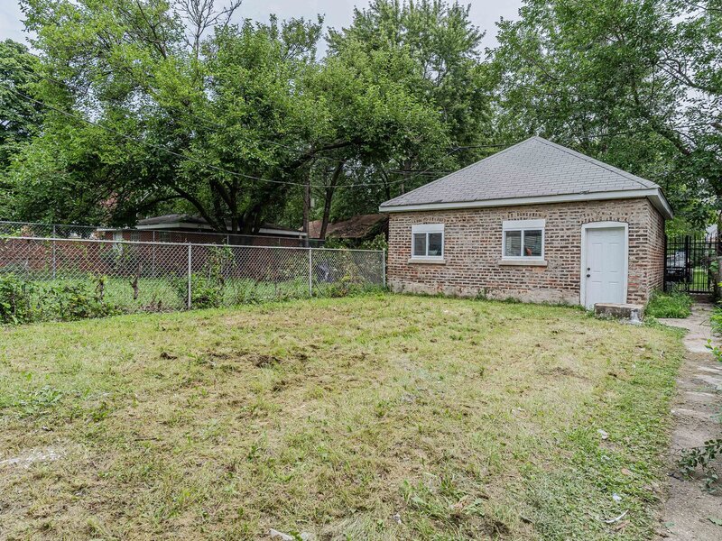 9207 S Greenwood Avenue Chicago IL 60619