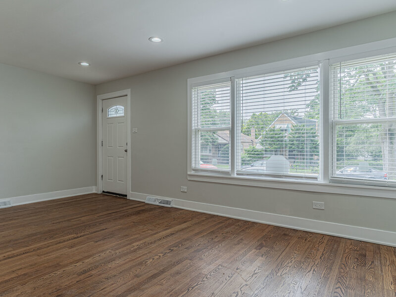 9207 S Greenwood Avenue Chicago IL 60619