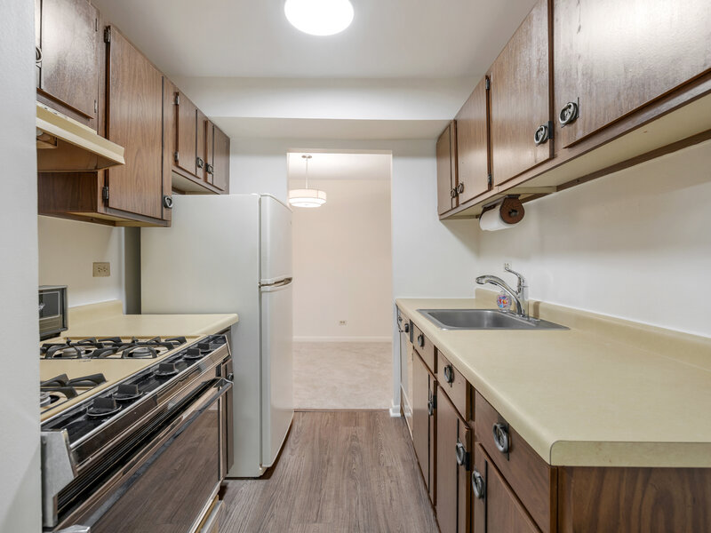 1 Oak Creek Drive Buffalo Grove IL 60089