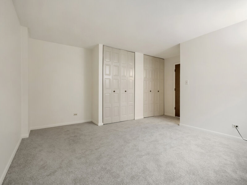 1 Oak Creek Drive Buffalo Grove IL 60089
