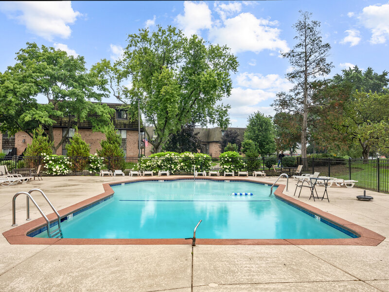 1 Oak Creek Drive Buffalo Grove IL 60089