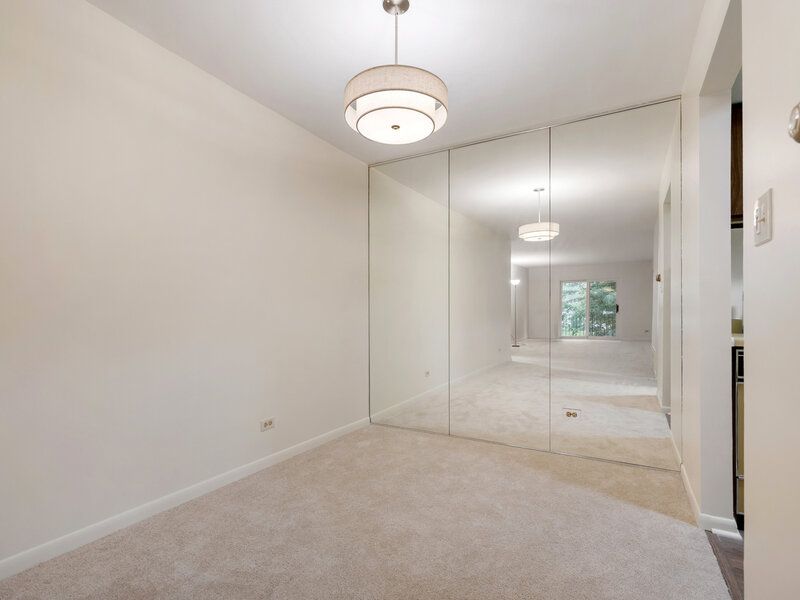 1 Oak Creek Drive Buffalo Grove IL 60089