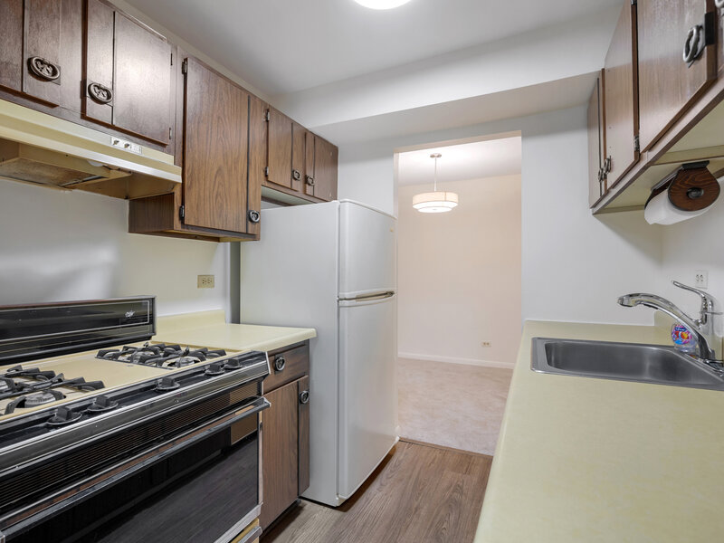 1 Oak Creek Drive Buffalo Grove IL 60089
