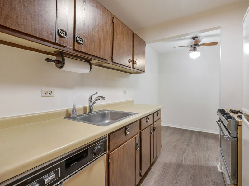 1 Oak Creek Drive Buffalo Grove IL 60089