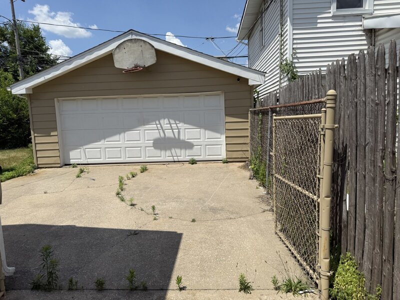 538 Ingraham Avenue Calumet City IL 60409