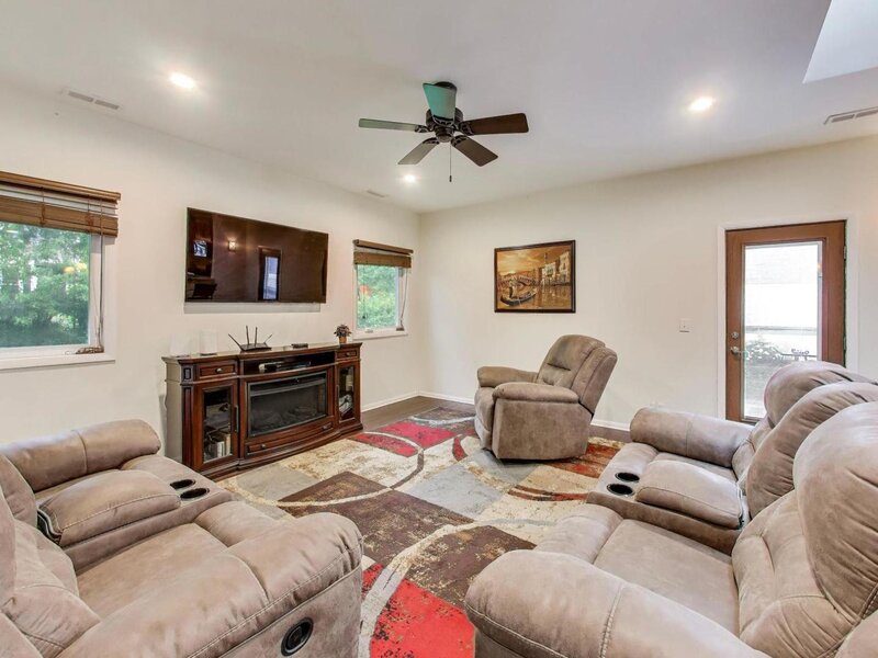 603 Chelmsford Lane Elk Grove Village IL 60007
