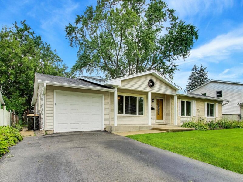 603 Chelmsford Lane Elk Grove Village IL 60007